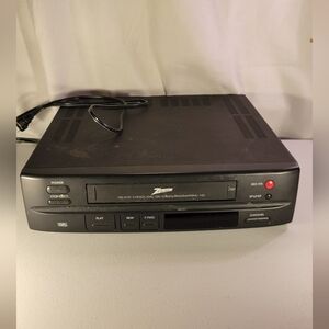 Zenith Video Recorder VRL4110 With Remote FOR PARTS ONLY